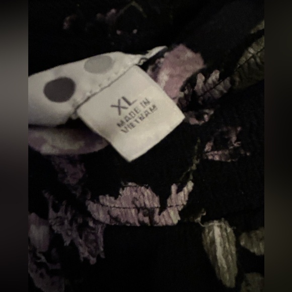 Black floral pants - Picture 2 of 3